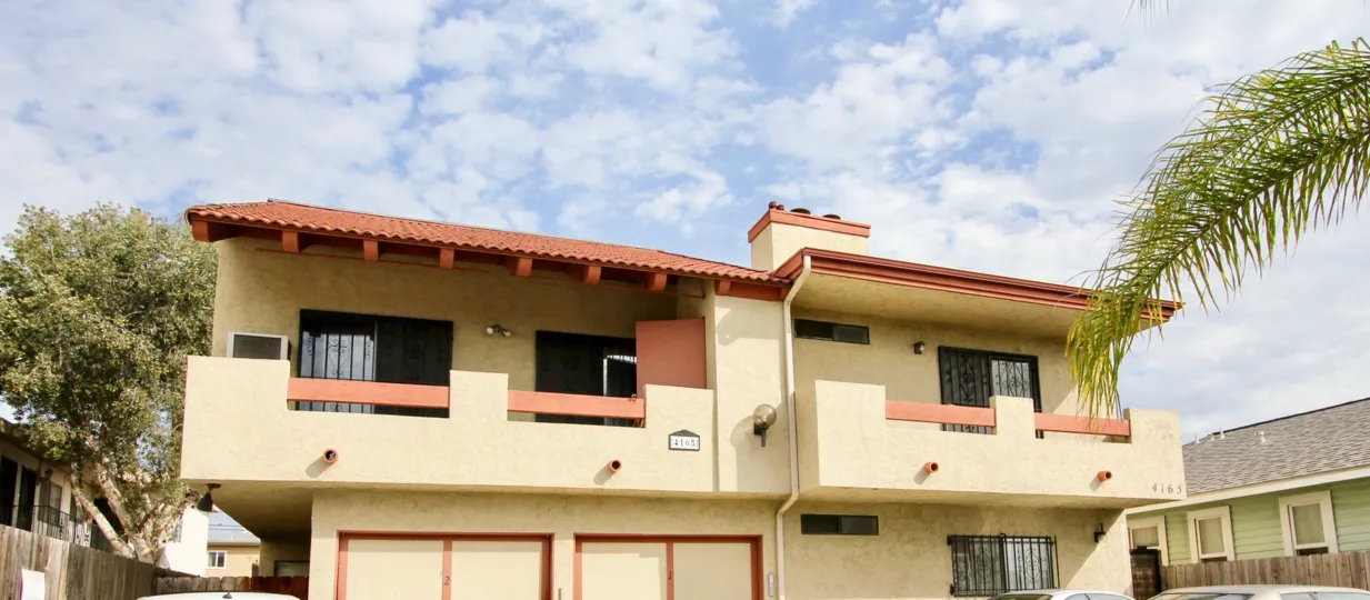 Villa de 33rd  , North Park  ,California, clouds,blue sky