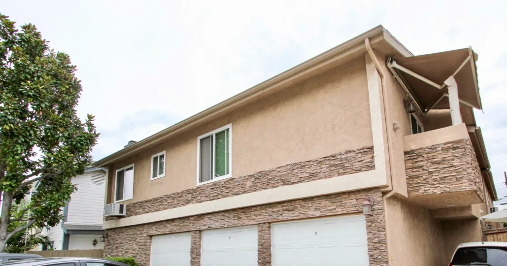 Conveniently located off of Interstate 84 at Eagle and Overland Road, Gramercy Villas defines what luxury apartment living is all about. This complex is close to all the best entertainment, dining, and shopping choices that Meridian, Idaho has to offer