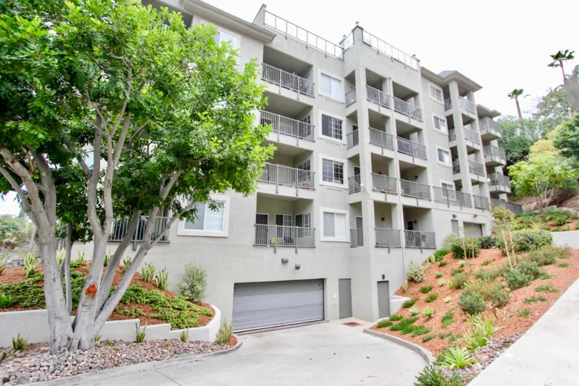 Hilly terrain Apartment with basement parking in Wilshire on the Park.