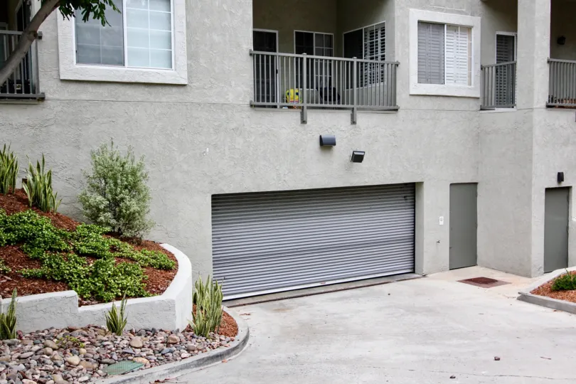 Wilshire on the Park MOST ATTRACTIVE AND BEAUTIFUL HOUSE WITH BEAUTIFUL GARDEN AND PEACEFUL AREA