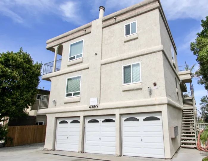 Brittany Hill most attractive and nice color in this bungalow and beautiful aerie and clear parking