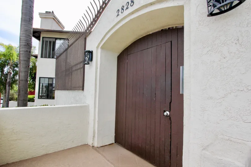 Famosa Terrace building with well Planned Entrance in Ocean Beach, CA