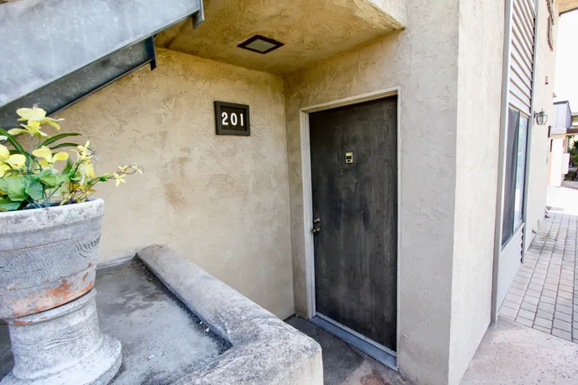 THE FLAT 201 IN THE HARBOR VILLAS WITH THE FLOWER POT