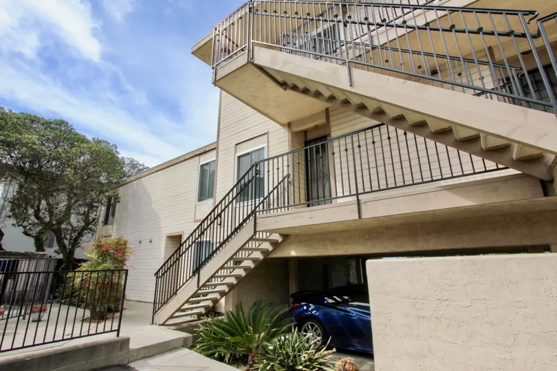 stairs in the side of the building and down car parking in Loma Dunes
