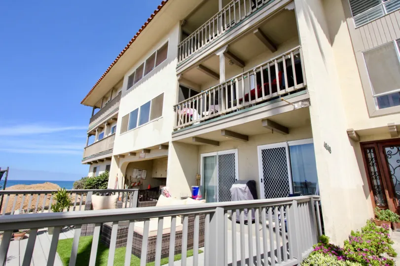 Compound view with plants and balcony view in Oceanus