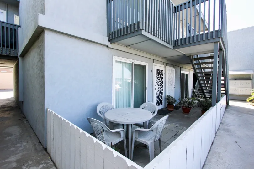 antique patio set in this beautiful backyard of the Spray community