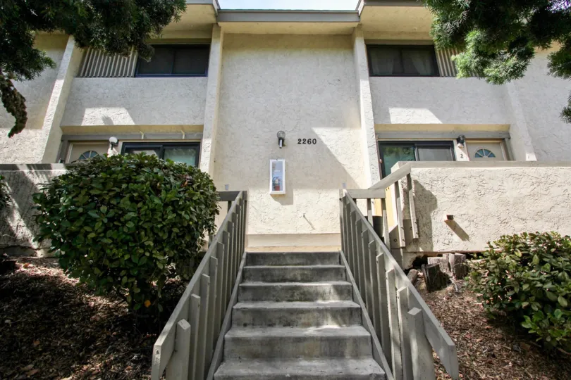 Worden Street Condos in Ocean Beach, California, Exterior with Foliage