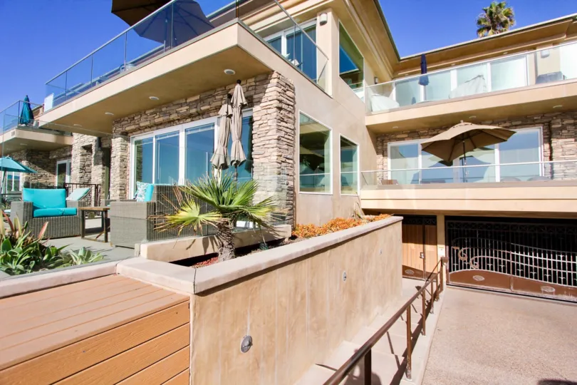 ALT=" 318 S The Strand at Oceanside in California"