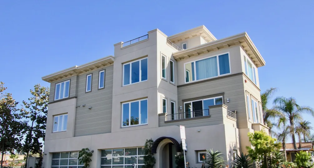 ALT="Azure Del Mar Community at Oceanside in California"