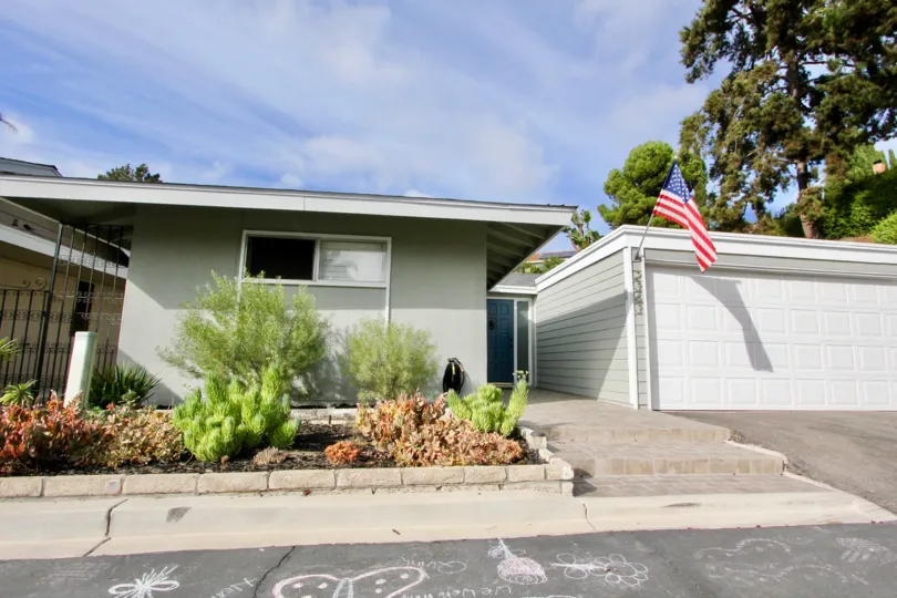 ALT="Camino Crest Community at Oceanside in California"