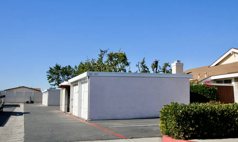 ALT="Carefree Village Community at Oceanside in California"