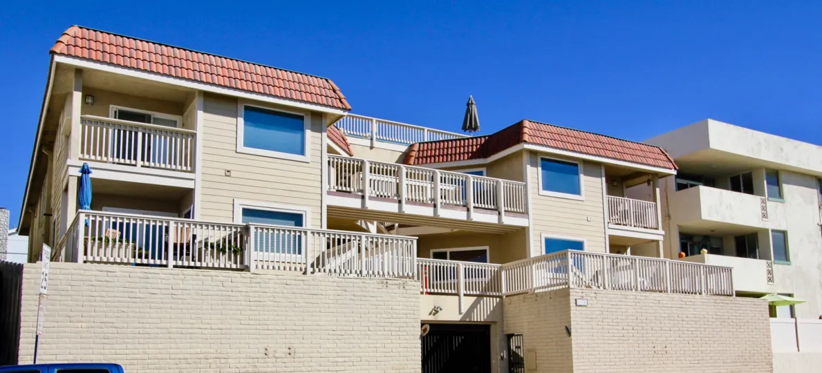 Mansions and Beautiful Family Homes of Casa Vallerta, oceanside, California