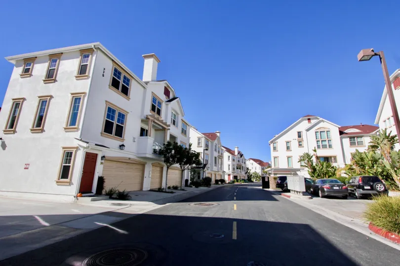 Beautiful day in Harbor Cliff, Oceanside, California