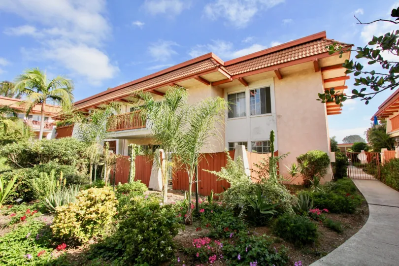 Apartment Complex, condos, oceanside, california, la montana, mediterranean style, landscaping