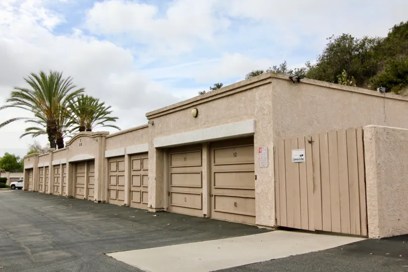 Nice Broad road and car parking cellars in Lomas De Oro.