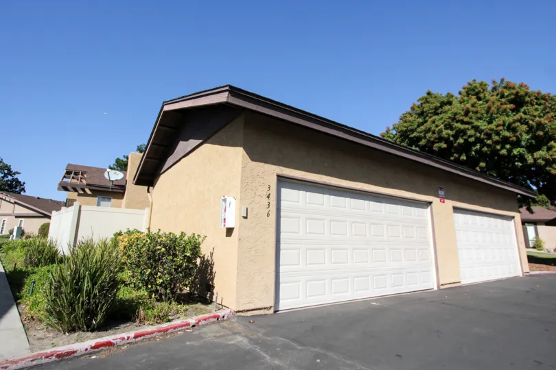 Two car garage side by side in Los Arbolitos Oceanside California