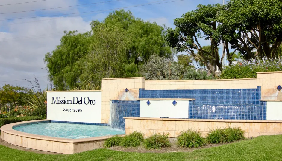Lovely fountains to welcome you to Mission Del Oro.