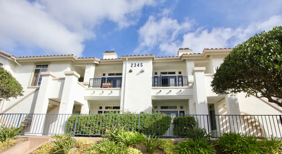 A beautiful sunny day at an partment in Mission Del Oro in Oceanside California.