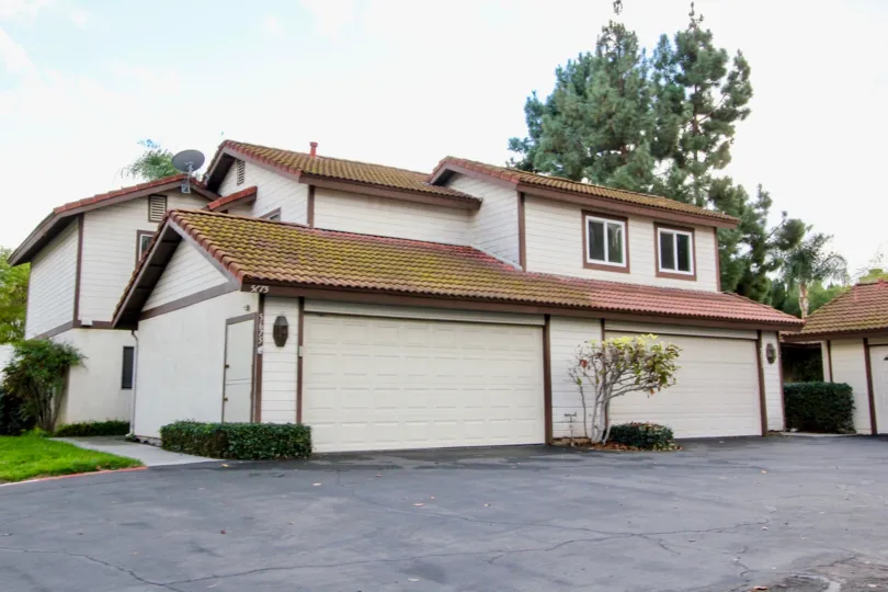 The house in the Mission Meadows has roof in green to one by half