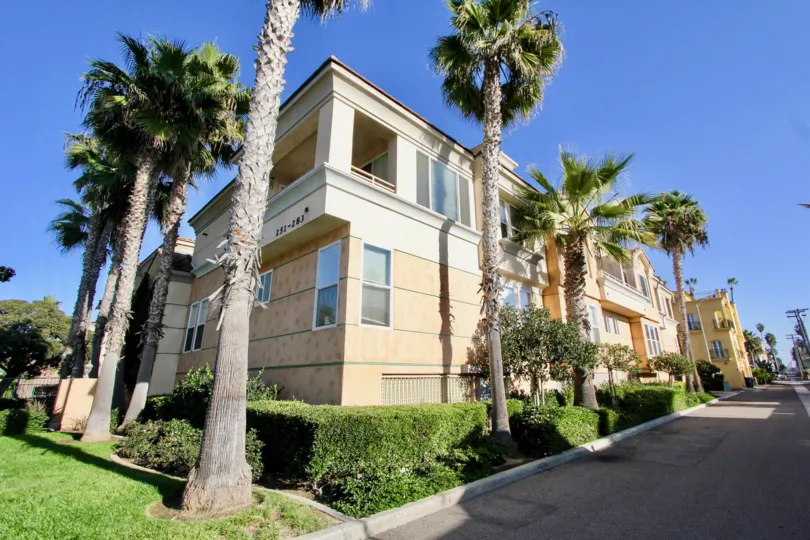 A corner view of the Neptune Point property located in Oceanside CA