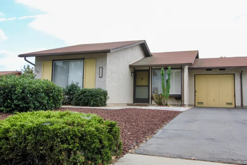 Peacock Hills in Oceanside CA is an over 55 community located just 7 miles from the beach. Peacock Hills is an attractive option for those looking for an affordable senior living community in Peacock Hills.