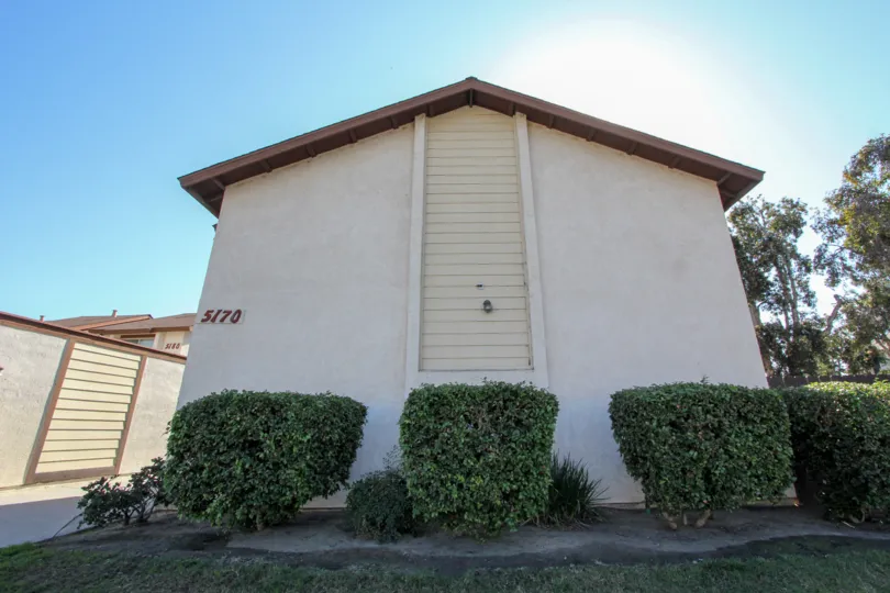 Side view of 5170 riverview townhomes, oceanside california