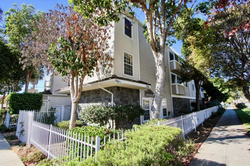Well maintained grounds at Silver Surf Gardens in Oceanside, California