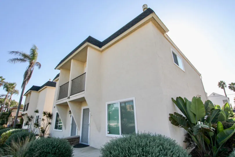 Six Palms Condominium Association Six Palms Condominium Association in Oceanside, is just one of many neighborhoods managed by AAM in California. Learn more about this community, its amenities and the surrounding area using the links below