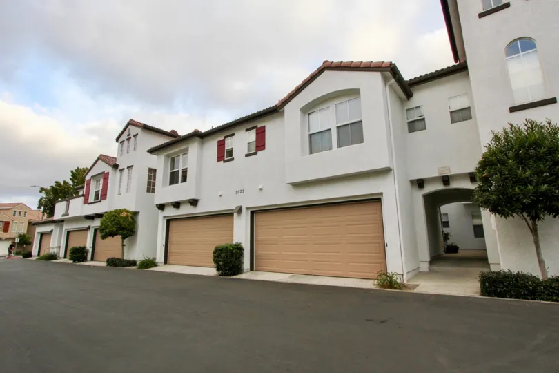 California Seaside Vista Monte Apartment Communities