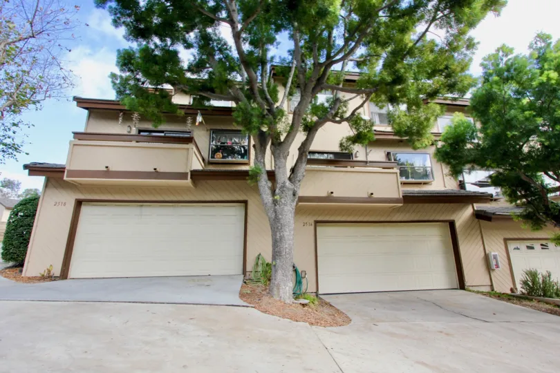 Woodlands Ivy homes are located in the beach community of Oceanside, California. This is a townhome community that features tri-level homes located close to the beach. Units in this complex come with vaulted ceilings, attached garages and open floor plans