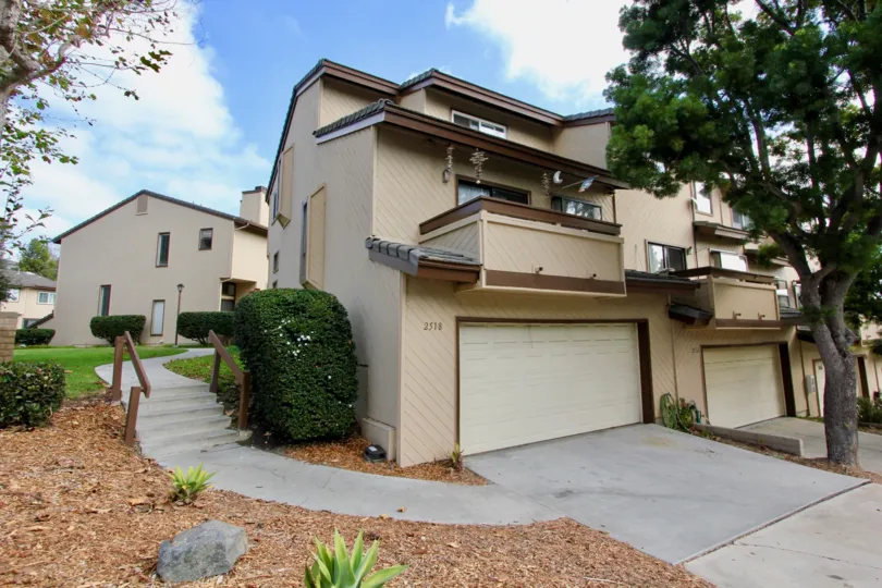 Woodlands Ivy homes are located in the beach community of Oceanside, California. This is a townhome community that features tri-level homes located close to the beach. Units in this complex come with vaulted ceilings, attached garages and open floor plans