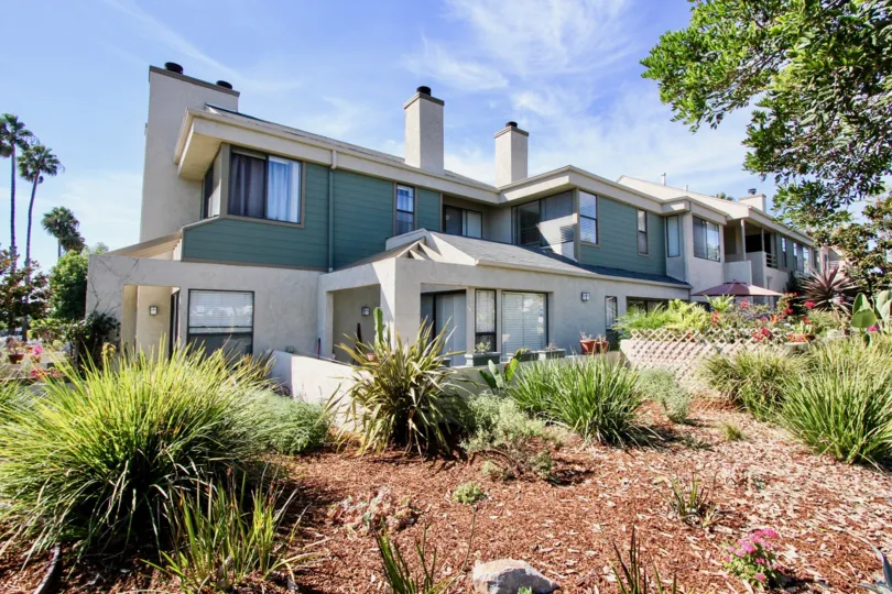1076 Opal is another wow! apartment in Pacific Beach, California