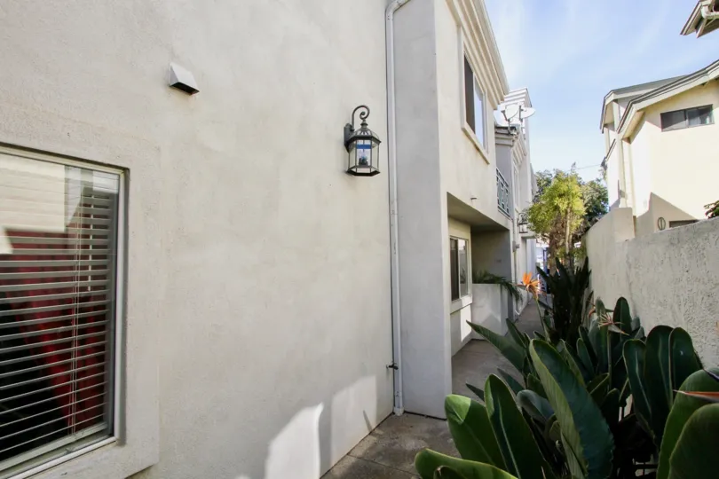 a warm day in the 1718 diamond with the lengthy house with garden