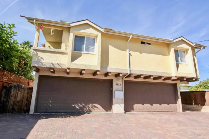 The outside of a large home of 1912 Diamond in Pacific Beach, CA