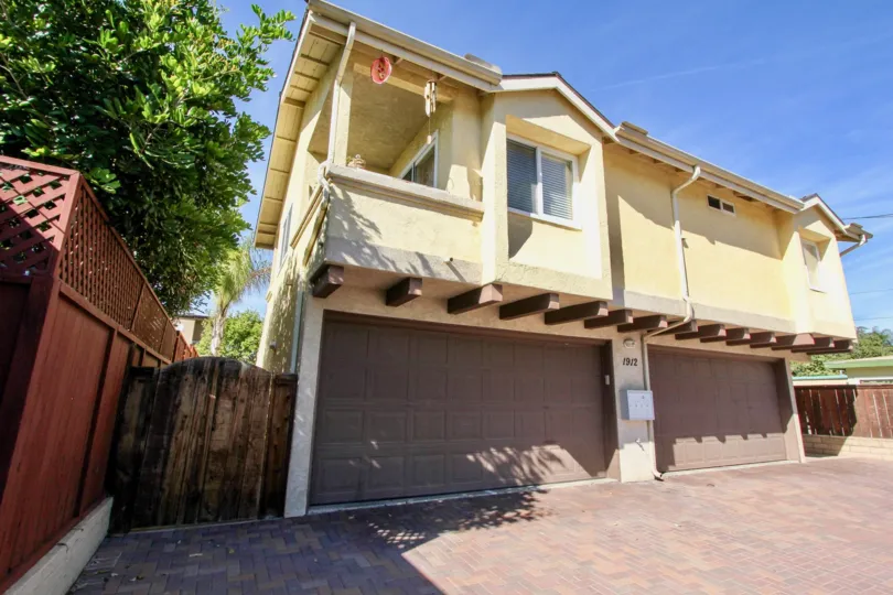 1912 Diamond apartments, neat and just cute for all a resident's need. Pacific Beach, California