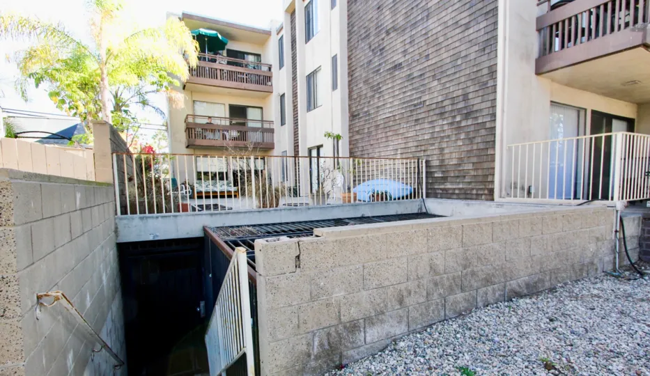 The sunny day in the Villas at 3745 Riviera a beautiful building and superb design.