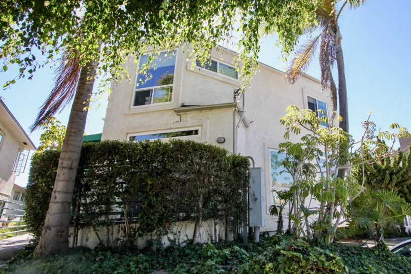 Side view of Bay Walk community residence, Pacific Beach, California