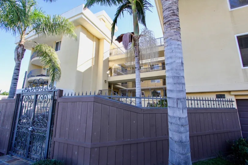 Bayview Condos in Pacific Beach, California Beaches, Bayview Condos in California