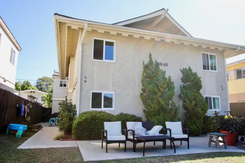 come and enjoy in Casas Crown Point at Pacific Beach, California
