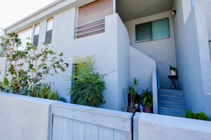 An entrance of a building in the Chalcedony Six neighborhood of Pacific Beach, California