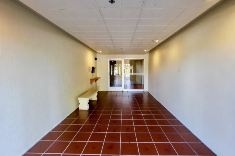 The sunny day in the Del Rey, a beautiful building and superb design