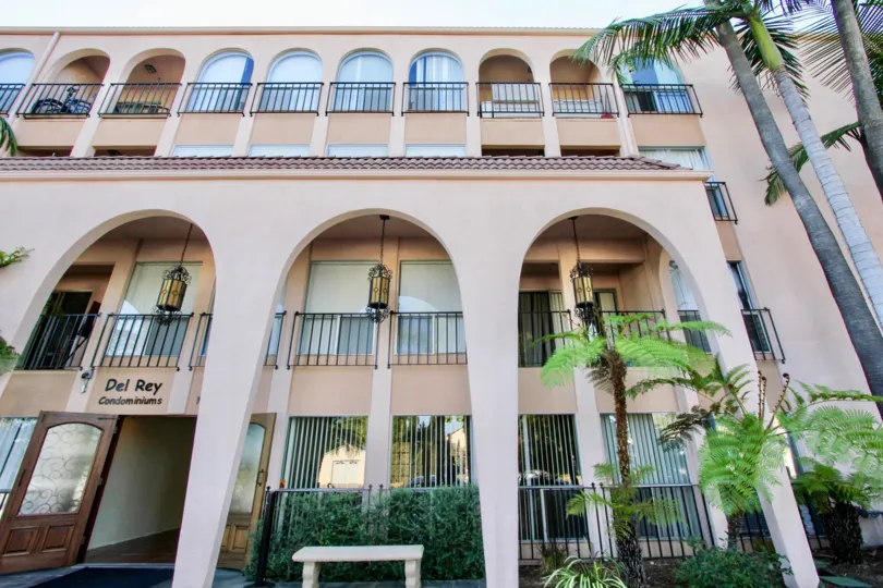 Beautiful and moderns Del Ray condominiums with palm trees