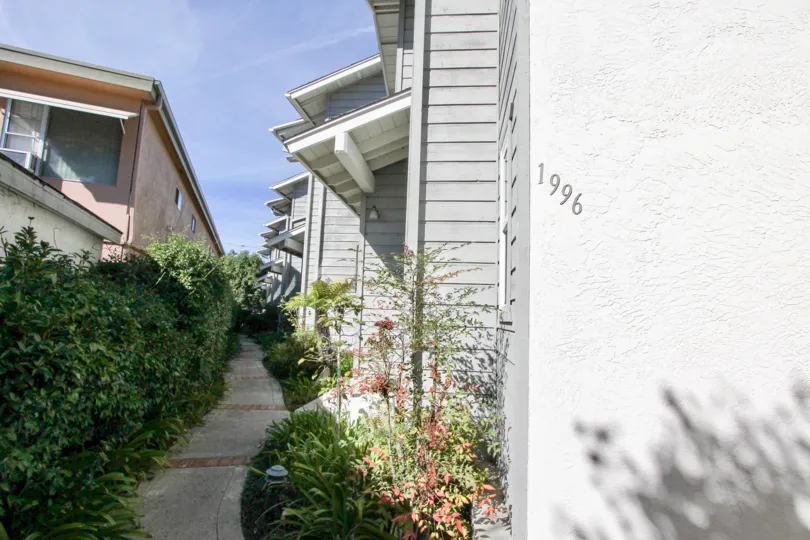 Charming townhome located in prime north Pacific Beach close to all amenities, the beach