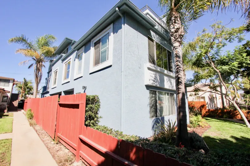 A sunny clear day at Felspar Condos in Pacific Beach, California.