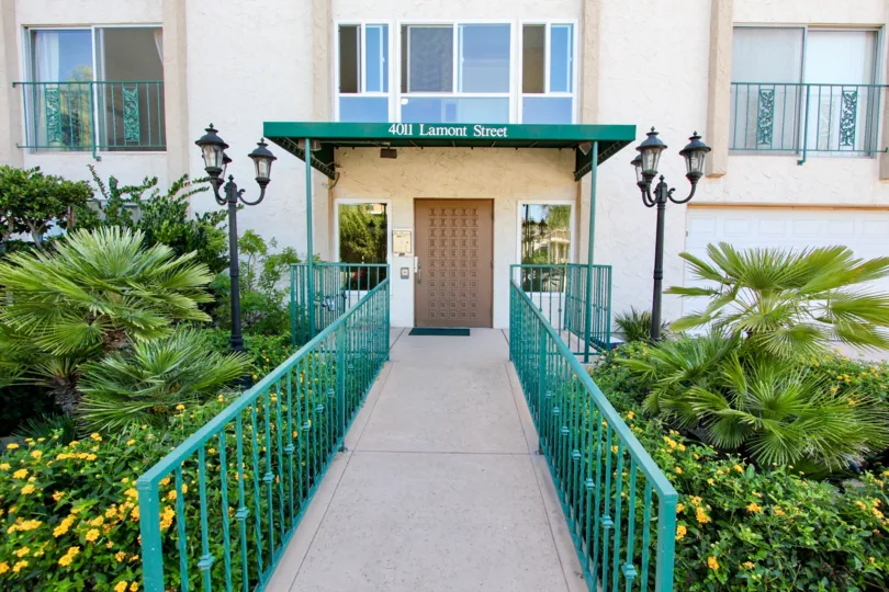 Wheelchair friendly entrance with rails to Fortuna on Lamont in Pacific Beach, California