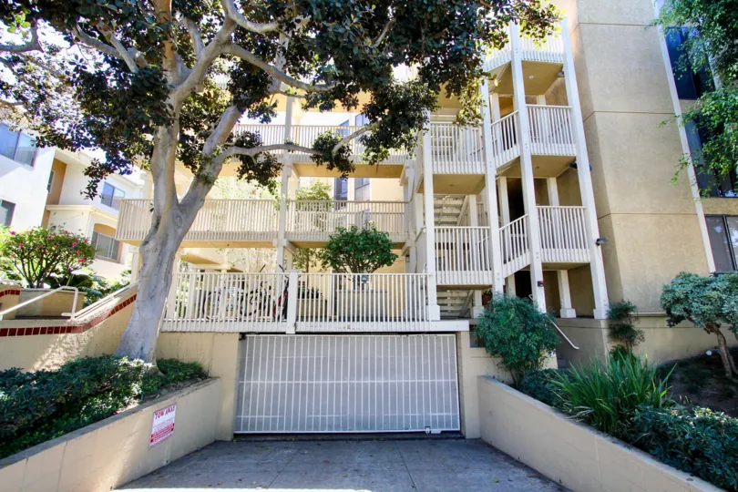 Beautiful architectural structure of Gresham La Palma in the city of Pacific Beach