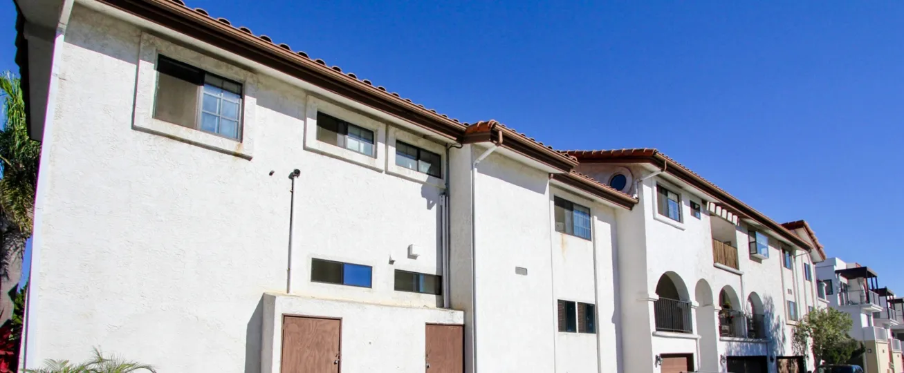 A SHINY DAY IN THE La Jolla Mesa WITH BEAUTIFUL FLAT
