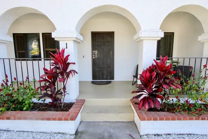 The landscaped front area of the La Jolla Mesa housing community