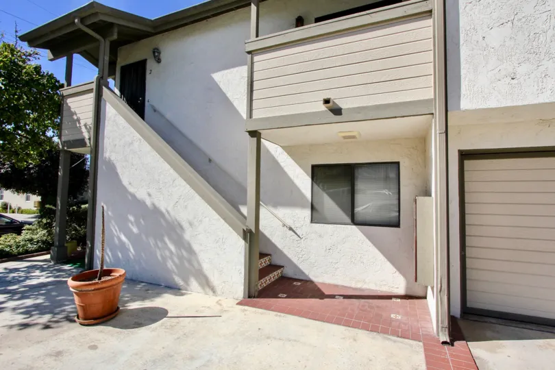 Simple lovely white house in Oliver Villas, Pacific Beach CA