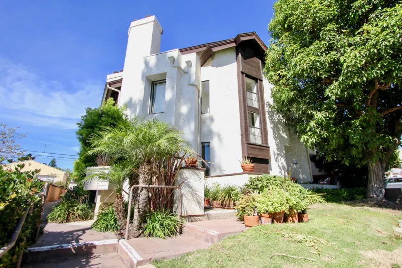 come and enjoy at Opal Townhomes in Pacific Beach, California